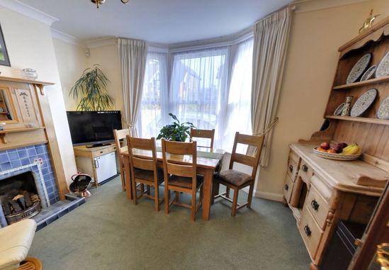 Light and spacious Dining room 